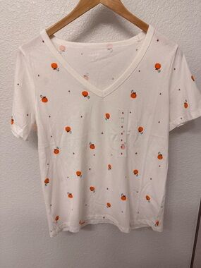 Old Navy Cream V-Neck Tee with Orange Pumpkin Print